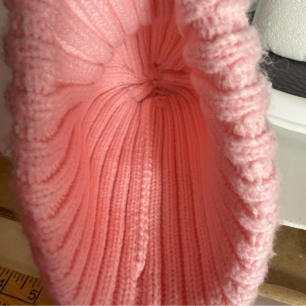 UGG Pink Rib Knit Beanie With Removable Faux Fur Pom-Pom Women's Or Kids.